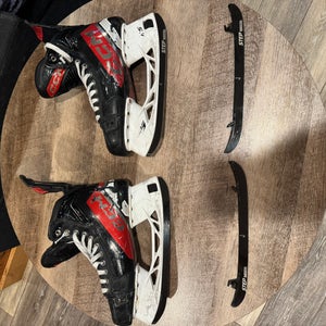 2023 CCM JetSpeed FT6 Pro Hockey Skates Regular Width 9.5 (Used)