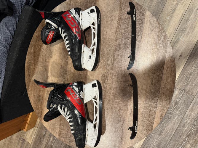 2023 CCM JetSpeed FT6 Pro Hockey Skates Regular Width 9.5 (Used)