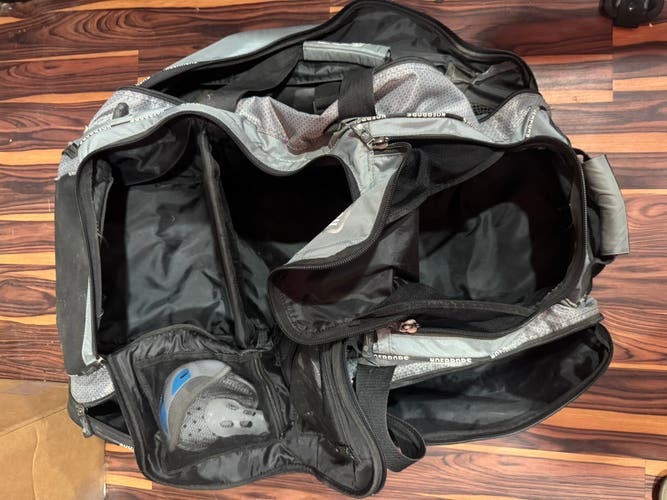 NO E2 Catcher's Bag (Used)