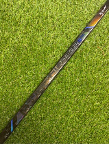 Single-CCM Trigger9 Pro Hockey Sticks-LH 75 Flex P90M (New)