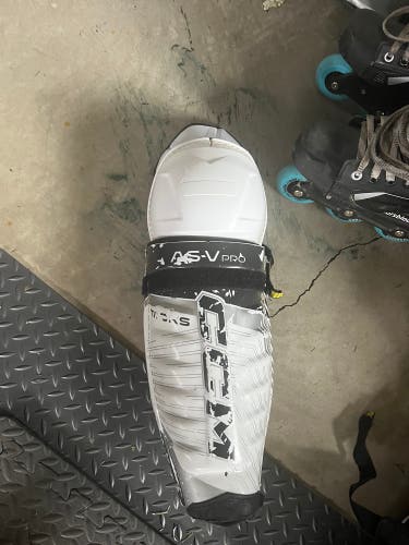 Senior CCM ASV Pro 15" Shin Pads (Used)