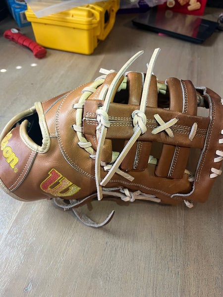 Wilson A2000 RH First Base Softball Glove 12.5" (Used)