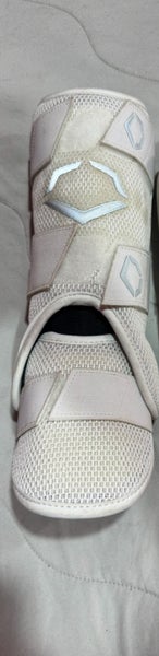 White EvoShield Leg guard Shin Guards (Used)