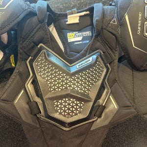 Large Intermediate Bauer Supreme 3S Pro Shoulder Pads (Used)