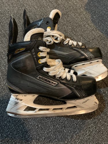 Bauer Supreme 170 Hockey Skates Regular Width Size 5 (Used)