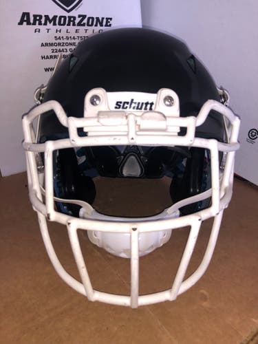 USED SCHUTT VENGEANCE PRO - LARGE - FLAT BLACK