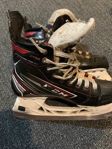 CCM JetSpeed XTra Pro Hockey Skates Regular Width Size 5 (Used)