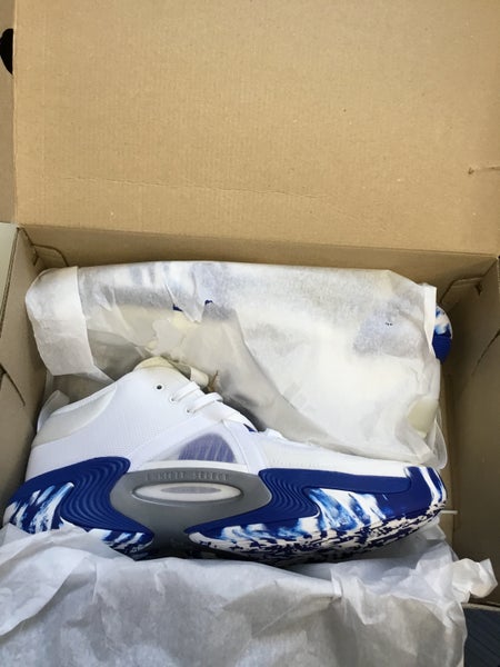 Men's Size M 9.5 (W 10.5) Adidas Shoes (New)