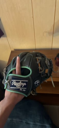 Rawlings Heart of the Hide RH Infield Baseball Glove 11.5" (Used)