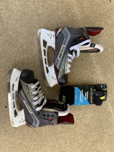 New  INT Bauer Vapor X Shift Hockey Skates Regular Width Size 4.5D