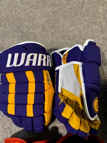LA Kings Warrior AX1 Pro Gloves 15" Pro Stock