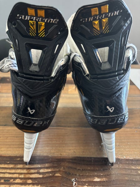 2024 Bauer Hockey Skates Regular Width Pro Stock Size 1.5 (Used)