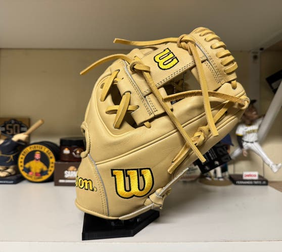 Wilson DP15 A2000 RH Infield Baseball Glove 11.5" (New)