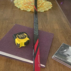 Bauer Tracer Right Handed Hockey Stick P28 77Flex (New)