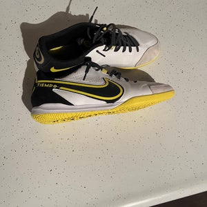 Nike Men’s Tiempo Legend 9 Academy IC