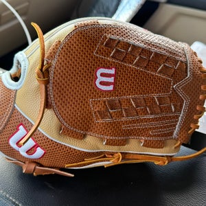 2025 Wilson A2000 RH Softball Glove 12.5" (New)
