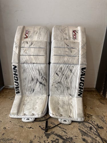 White 26" Junior Vaughn Velocity V10 Goalie Leg Pads (Used)