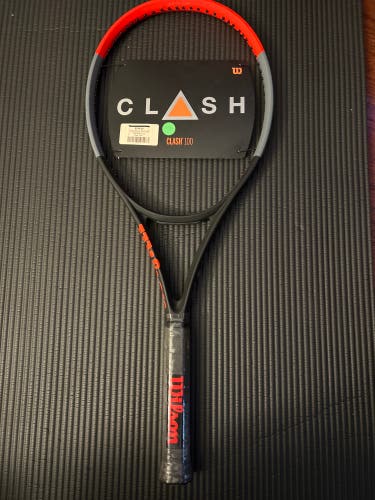 Adult Wilson Clash 100 Tennis Racquet (New)