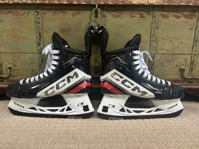 CCM JetSpeed FT6 Pro Hockey Skates Regular Width 9.5 (Used)