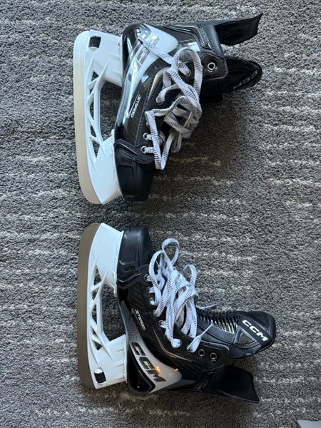 2025 CCM JetSpeed FT8 Pro Hockey Skates Regular Width Pro Stock 8 (New)