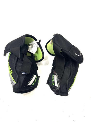 Used Bauer ONE.6 Senior Elbow Pads SM 11860-S000296366