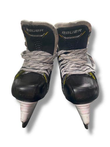 Bauer (Used) Junior Size 3 Hockey Skates