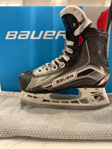 Bauer Vapor X900 Hockey Skates 12 (Used)