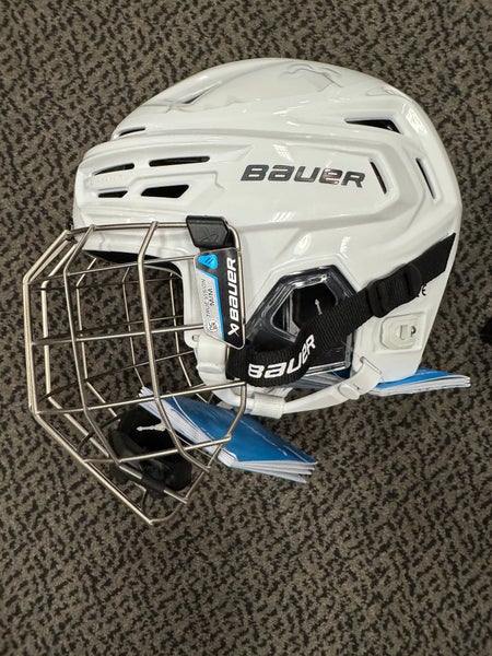 Medium Bauer Re-Akt 155 Helmet (New) combo