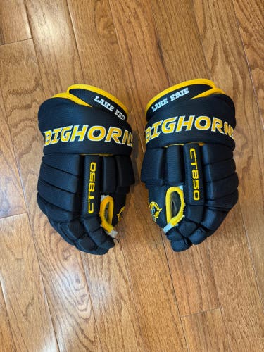 Custom Wingman CT850 14" Lake Erie Bighorns Gloves (Used)