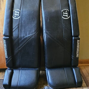 Warrior G5 32" + 1 1/2 Black Goalie Leg Pads (Used)