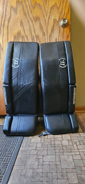 Warrior G5 32" + 1 1/2 Black Goalie Leg Pads (Used)