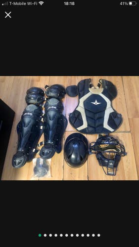 Catchers Gear_All-Star Classic Pro_Set W/Catchers Glove W/Outfielders Glove