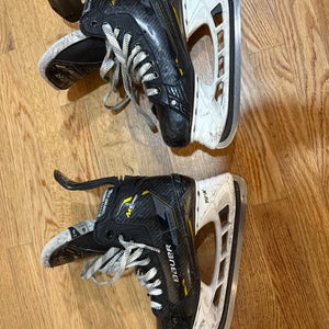 Bauer Supreme M5 Pro Hockey Skates Regular Width   6 (Used)