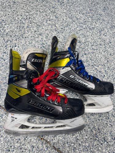 Bauer Supreme 3S Hockey Skates Regular Width Size 6 (Used)