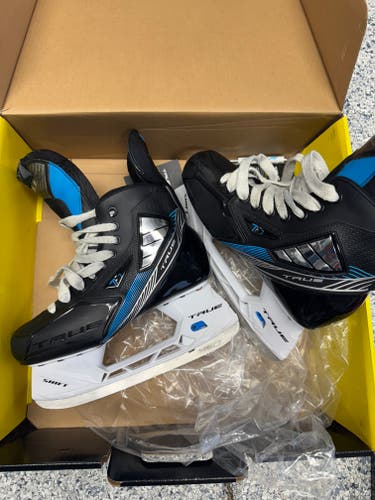 True TF7 Hockey Skates Regular Width 6