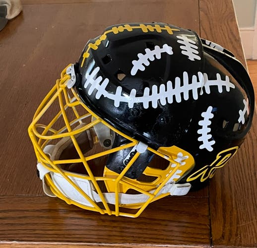 Senior 1999 Large Sk2000 Goalie Mask (Used)
