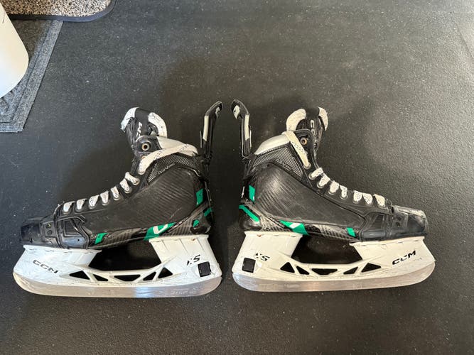2023 CCM AS-V Pro Hockey Skates Regular Width Pro Stock 8.5 (Used)