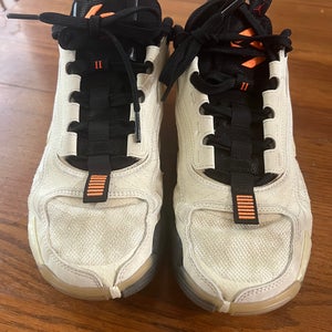 Kid's 7Y (Big Kids / Youth) Jordan: Luka 2 Shoes (Used)