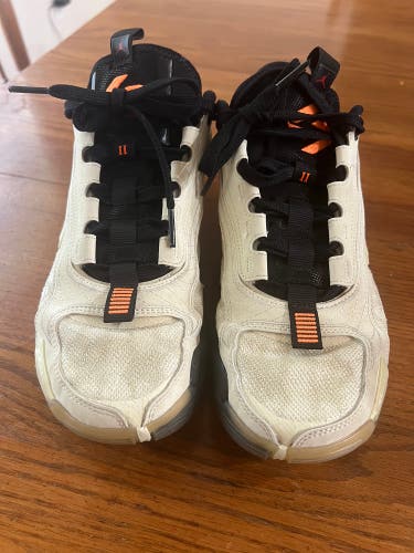 Kid's 7Y (Big Kids / Youth) Jordan: Luka 2 Shoes (Used)