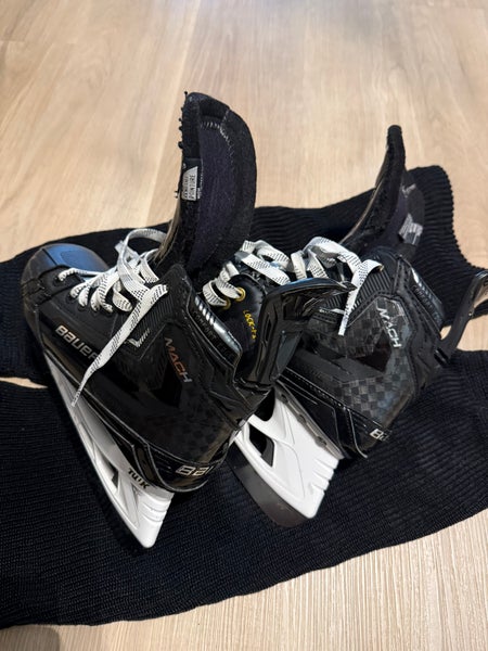 Bauer Supreme Mach Hockey Skates Size 5 (Used)