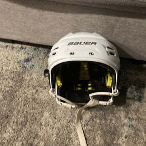 Medium Bauer Re-Akt Helmet (Used)