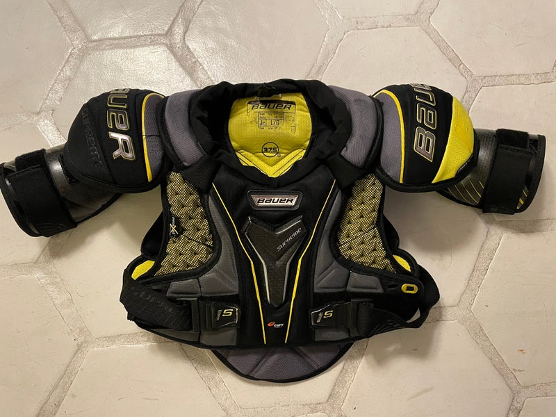 Large Junior Bauer Supreme 1S Shoulder Pads (Used)
