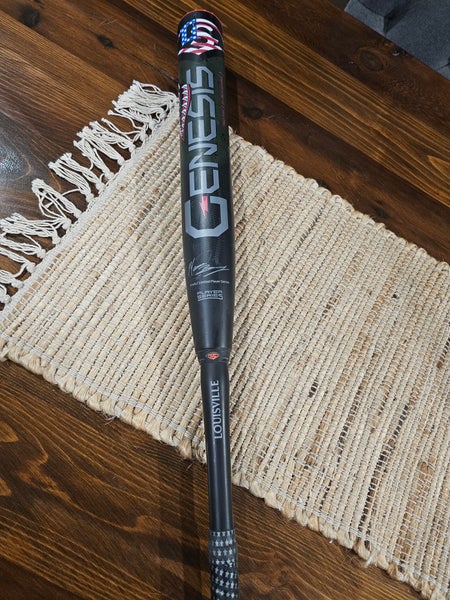 Louisville Slugger Genesis Bat (-8) 26 oz 34" (Used)