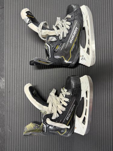 2024 Bauer Supreme M4 Hockey Skates Size 4 (Used)