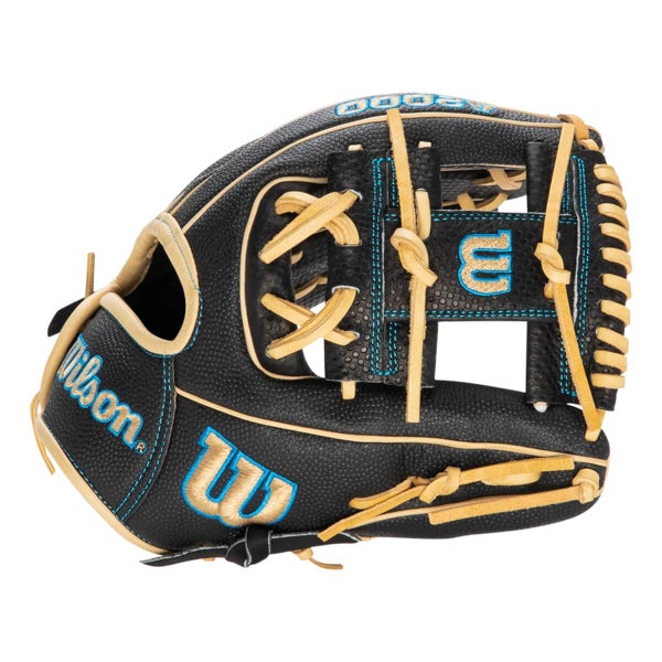 Used Wilson WBW100399115 Right Hand Thrower - Excellent Condition