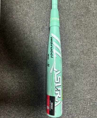 2025 Marucci Asura Bat (-11) 17 oz 28" ) slight use