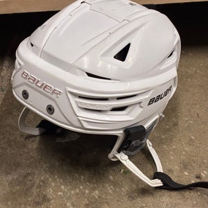 White Medium Bauer Re-Akt 150 Helmet (Used)
