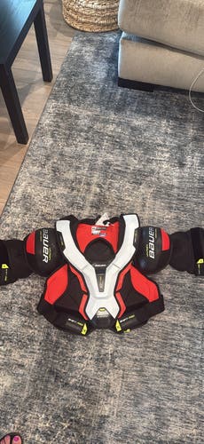 Medium Senior Bauer Vapor Shift Pro Shoulder Pads (New)