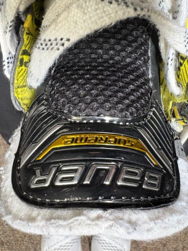 Bauer Supreme M4 Hockey Skates Extra Wide Width Size 1 (Used)