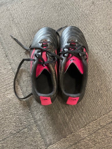 Used Adidas Soccer Cleats Black And Pink Senior 5 11614-S000219904